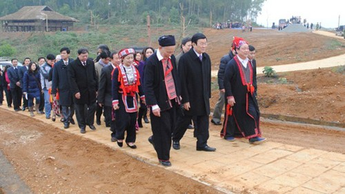 Staatspräsident Truong Tan Sang besucht Lai Chau - ảnh 1